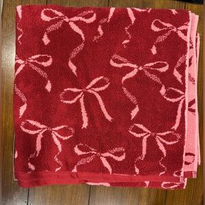 NWT Rachel Zoe Red & Pink 🎀 Bow Bath Towel